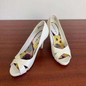 Steve madden white crisscross open toed high heel